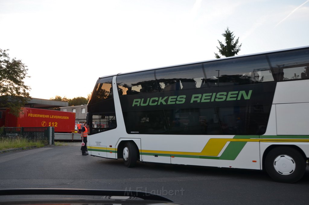 Einsatz BF Koeln Klimaanlage Reisebus defekt A 3 Rich Koeln hoehe Leverkusen P196.JPG
